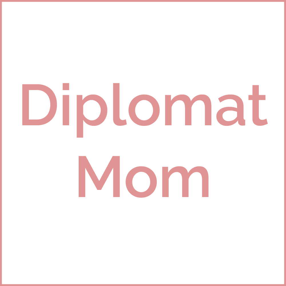 Diplomat mom logo 2Peggert svg